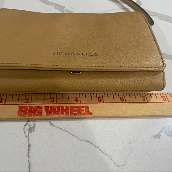 NWOT Tignanello Slim Cellphone Crossbody Leather; color: Honey Tan - Picture 12 of 13